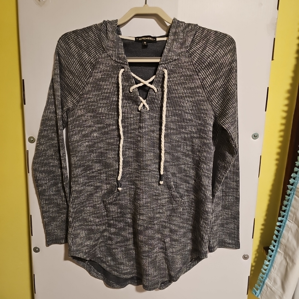 Women's Medium Inspired Hearts Hoodie 1/4 Lace Up Hoodie Pullover Gray White